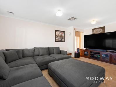 42 Swingler Way, Gosnells WA 6110