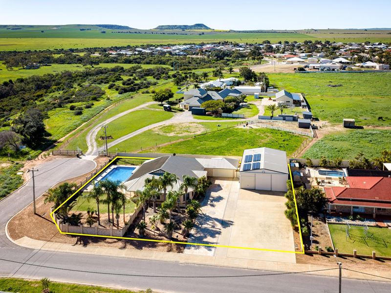 24 Candlebark Drive, Strathalbyn WA 6530