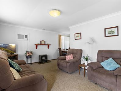 13 Tendring Way, Girrawheen WA 6064
