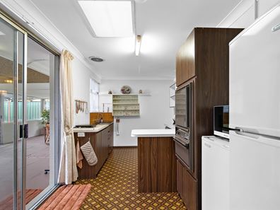 13 Tendring Way, Girrawheen WA 6064