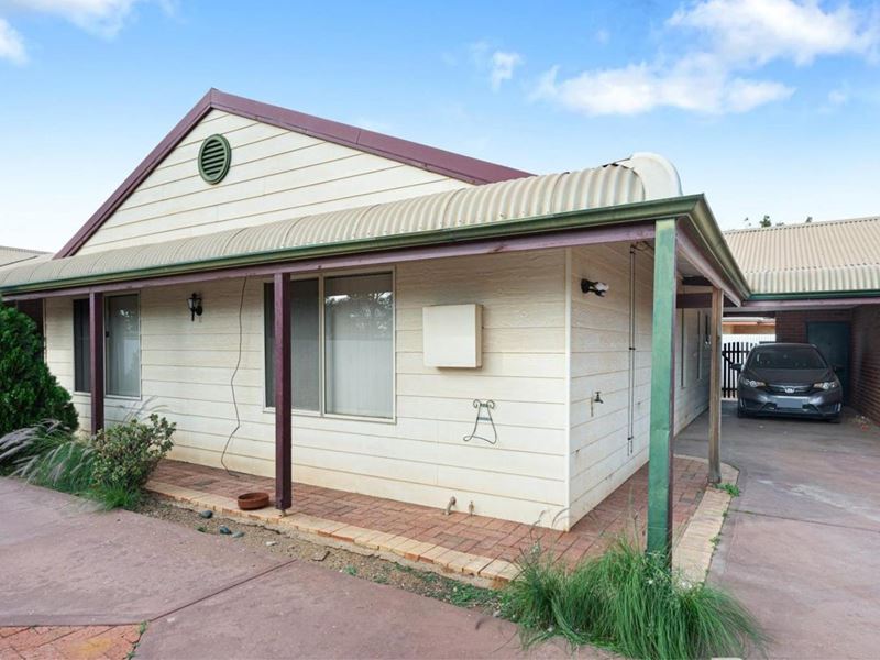 2/11 Johnston Street, Boulder WA 6432