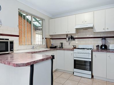 2/11 Johnston Street, Boulder WA 6432