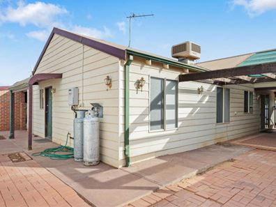 2/11 Johnston Street, Boulder WA 6432