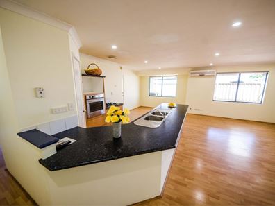 44 Salesian Court, Queens Park WA 6107