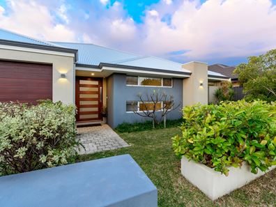 8 Foxglove Street, Piara Waters WA 6112