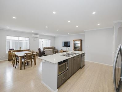 12 Marker Drive, Yanchep WA 6035