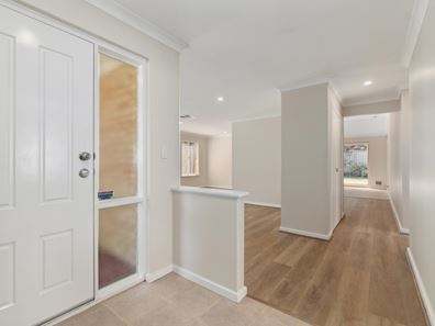 2 Hope Avenue, Salter Point WA 6152