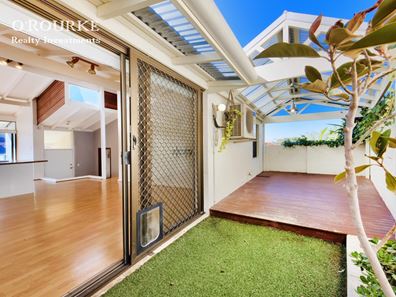 4/36 Sackville Tce, Scarborough WA 6019