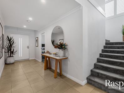 17A Nemagold Grove, Coogee WA 6166