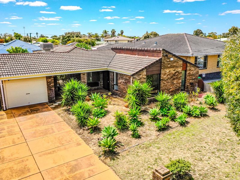22 Axminster Street, Warnbro WA 6169