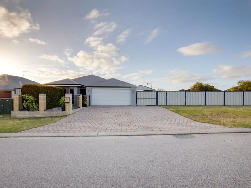 21 Highland Crescent, Meadow Springs WA 6210