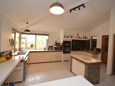 175 McLarty Road, Halls Head WA 6210