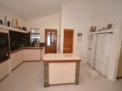 175 McLarty Road, Halls Head WA 6210