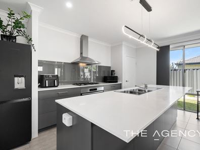 5 Opal Way, Treeby WA 6164
