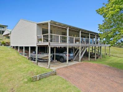 16 Macpherson Drive, Nornalup WA 6333