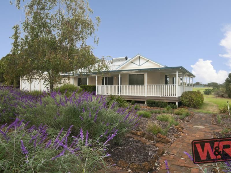 16 Patricia Close, Mckail WA 6330