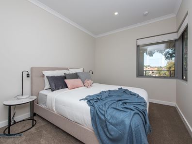 1/21 Kyarra Street, Innaloo WA 6018