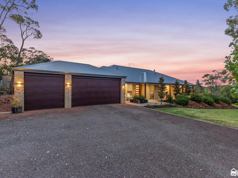 4 Grieve Way, Bedfordale WA 6112