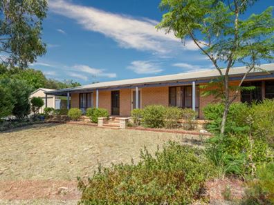 23 Whatman Way, Withers WA 6230