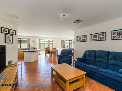 12 Charm Way, Atwell WA 6164