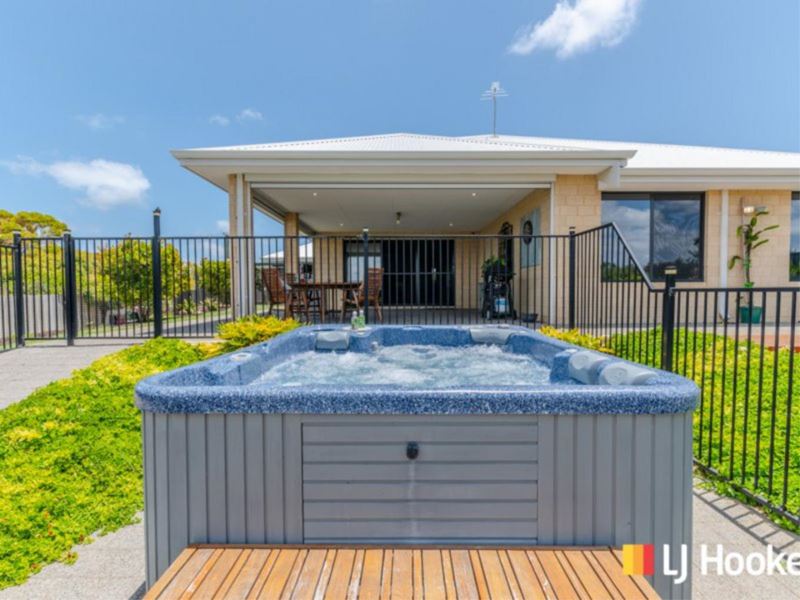 4 Hutt Court, Two Rocks WA 6037