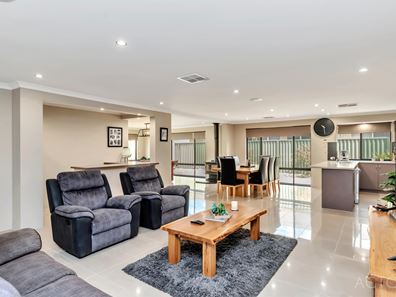 29 Bibbulmun Meander, Ravenswood WA 6208