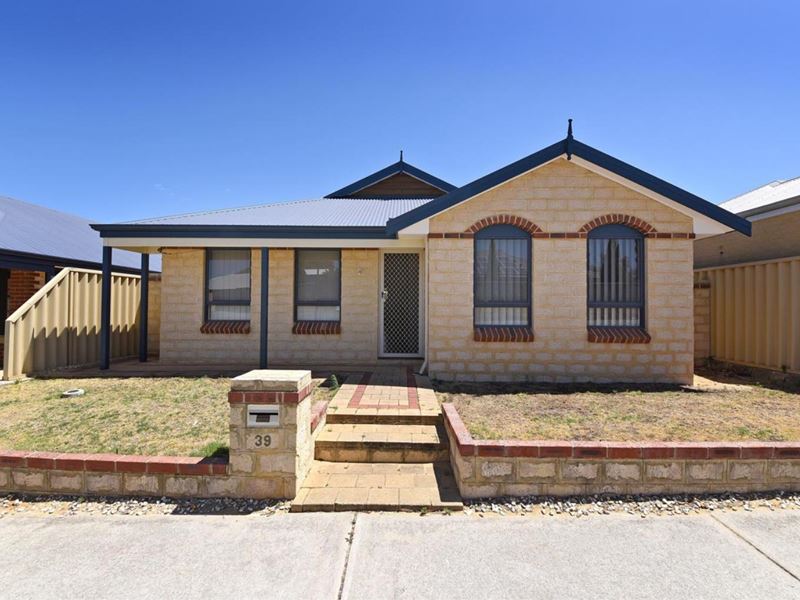 39 Bramshott Approach, Butler