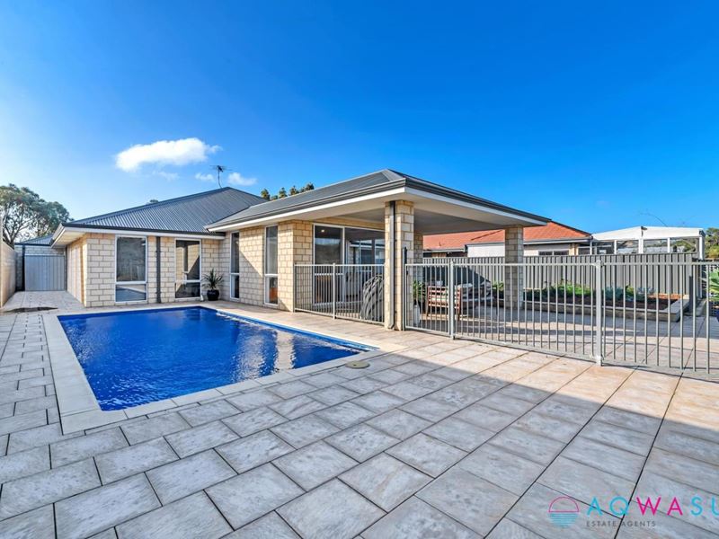 96 Crystaluna Drive, Golden Bay