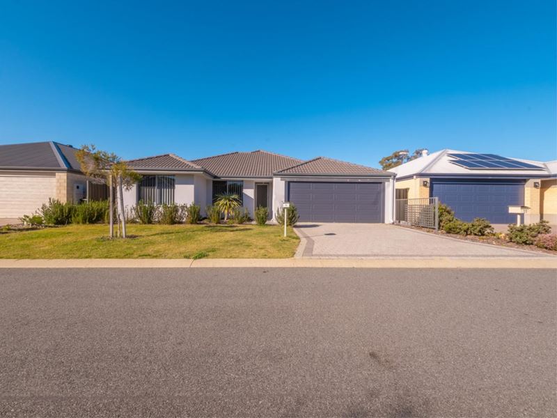 9 Blanche Crescent, Lakelands