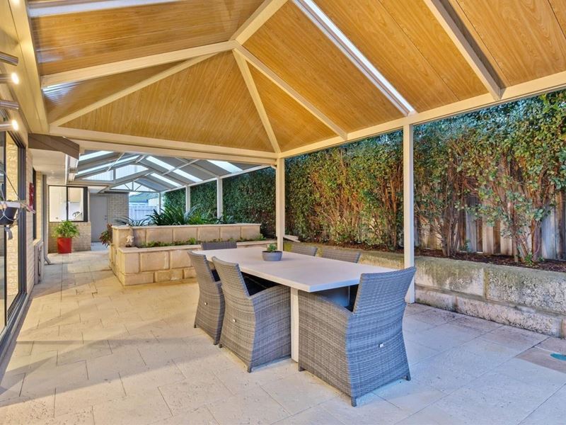 8 Turnberry Way, The Vines