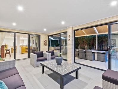 8 Turnberry Way, The Vines WA 6069