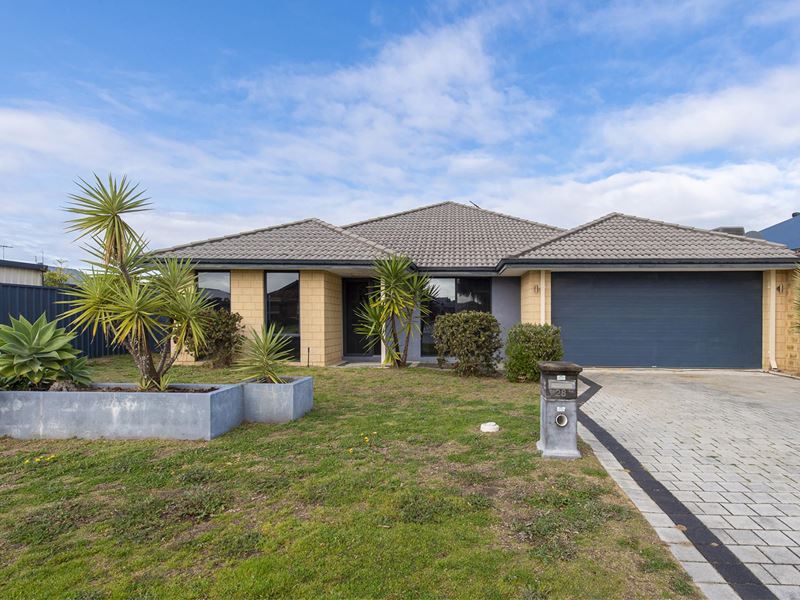 28 Pamplona  Boulevard, Port Kennedy