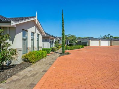 2/10 Cordovan Parkway, Aveley WA 6069