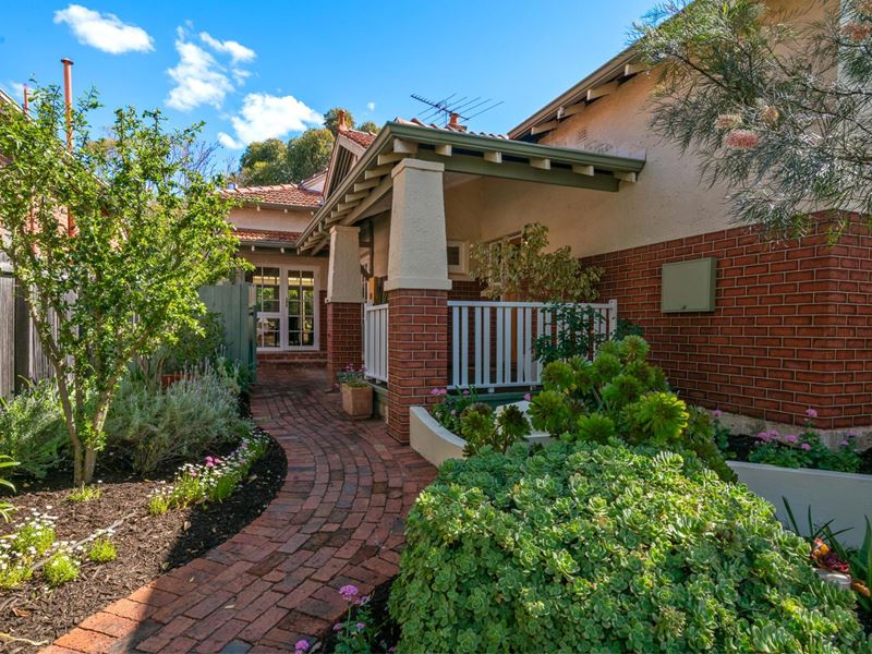 21 Dumbarton Crescent, Menora