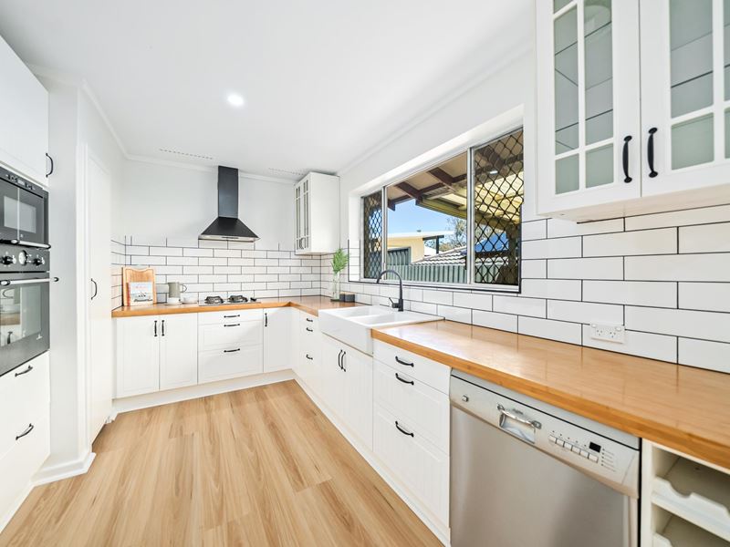 27 Ayton Way, Duncraig
