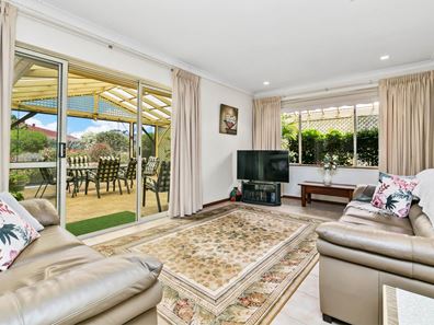 8 Wheatstone Drive, Morley WA 6062