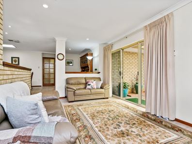 8 Wheatstone Drive, Morley WA 6062