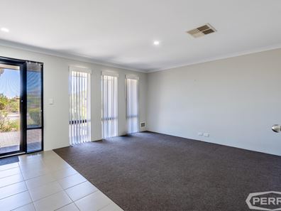 209 Peelwood  Parade, Halls Head WA 6210
