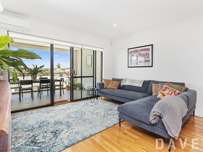 9/16 Sackville Terrace, Scarborough WA 6019