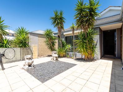 4 Nalgan Court, Carramar WA 6031