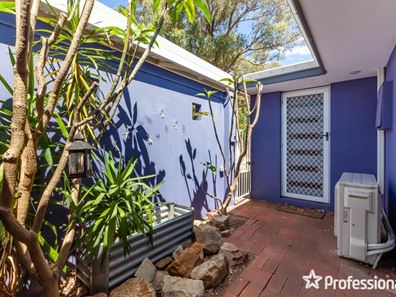 4 Forest Court, Armadale WA 6112