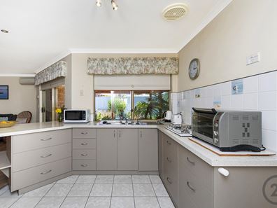 131 McLarty Road, Halls Head WA 6210