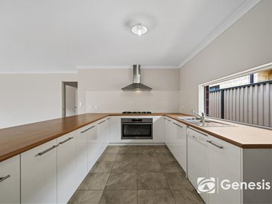 15 Miramar Way, Piara Waters WA 6112