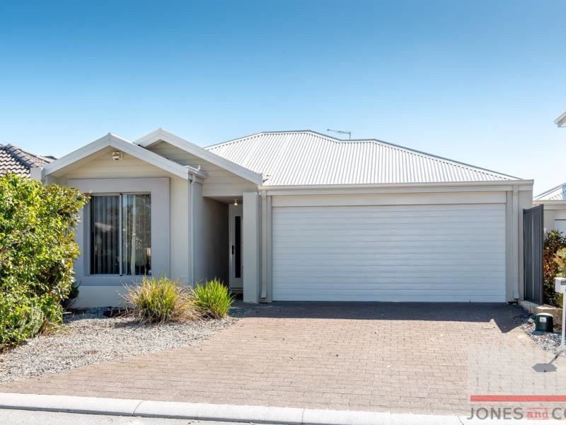8 Dovestone Road, Aveley