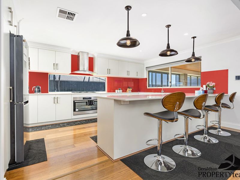 2 Shamrock Street, Wandina