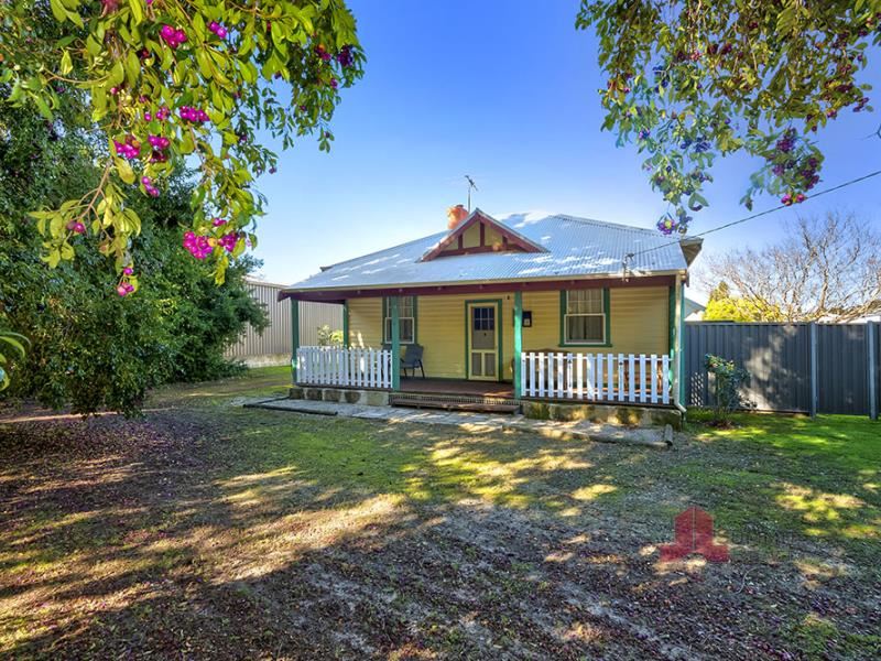 31 Russell Road, Burekup WA 6227