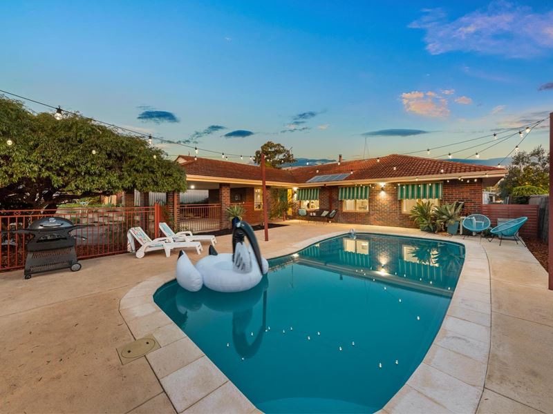 20 Madrona Crescent, Greenwood