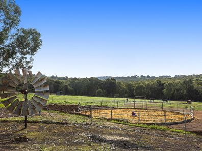 279 Howard Rd, Toodyay WA 6566