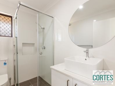 112 Strawberry Dr, Seville Grove WA 6112