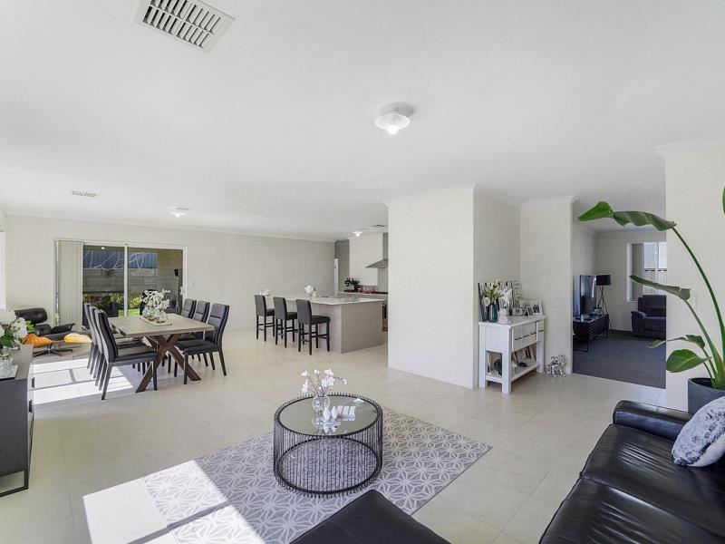 15 Callosa Crescent, Alkimos